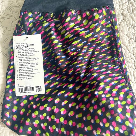 Lululemon Find Your Pace, high rise *SeaWheeze edition* shorts, NWT, sz. 8 - Picture 3 of 5